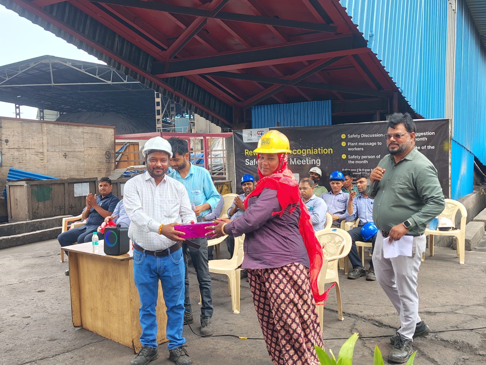 Plant manager addresses the workforce on safety points